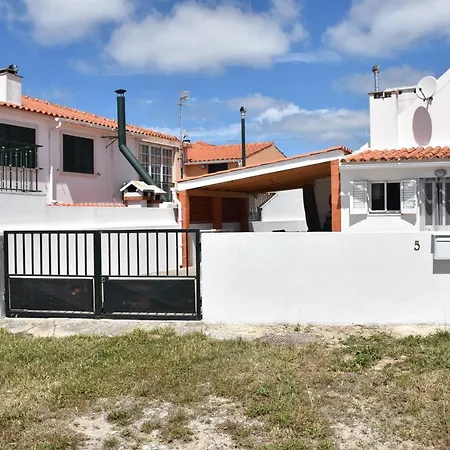 Maison D'almoinha Holiday home